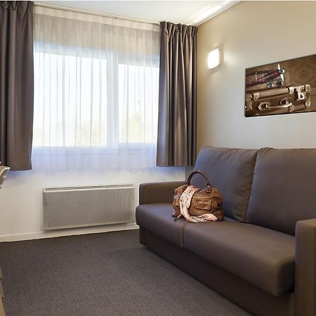 Appart Hotel Annecy Seynod Екстериор снимка