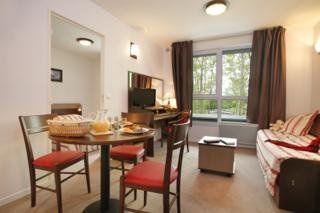 Appart Hotel Annecy Seynod Екстериор снимка
