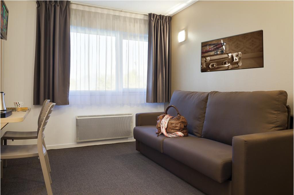Appart Hotel Annecy Seynod Екстериор снимка
